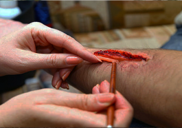 Tiga Perkara Yang Anda-Perlu-Tahu-Tentang-SFX-Make-Up-Atau-Solekan-Kesan-Khas